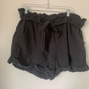 AE Tie-waist gray gauze Camp Shorts XL